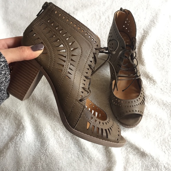 Olive Green Rodillo Sandals